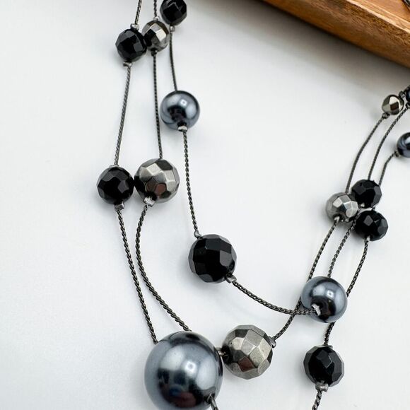 Vintage 3-Strand Bead Necklace Signed NY Retro Glamour Timeless Elegance - Picture 7 of 10